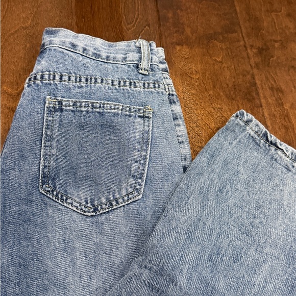 Jeans - Picture 3 of 4